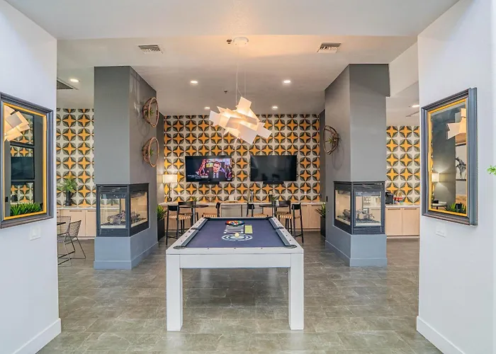 Stadium Retreat Pool Gym & Westgate Az Apartament *