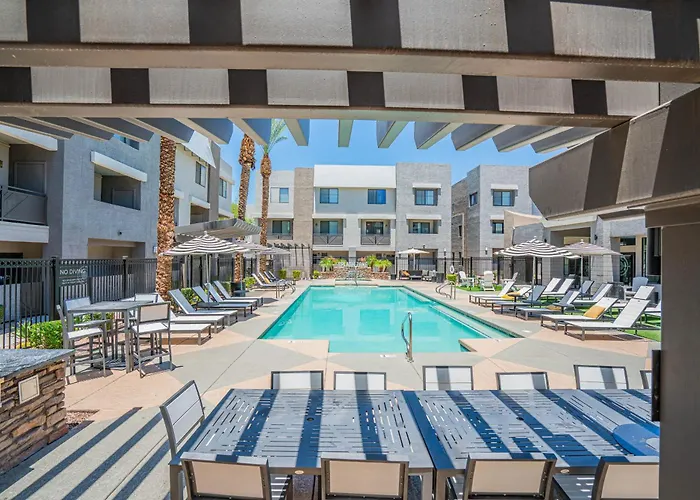 Stadium Retreat Pool Gym & Westgate Az Apartament Glendale